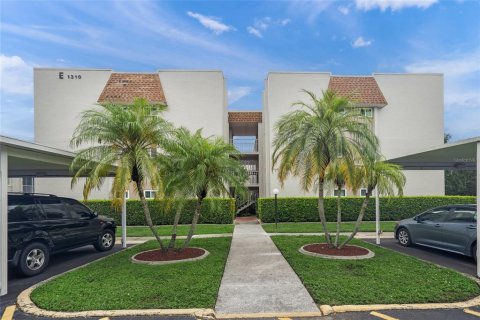 Condo in Sarasota, Florida, 2 bedrooms  № 1918943 - photo 1