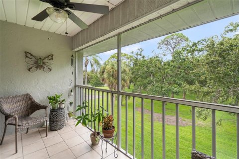 Condo in Sarasota, Florida, 2 bedrooms  № 1918943 - photo 24