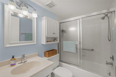Condo in Sarasota, Florida, 2 bedrooms  № 1918943 - photo 19