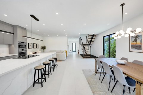 Townhouse in Fort Lauderdale, Florida 3 bedrooms, 257.8 sq.m. № 2246932 - photo 10