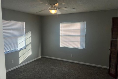 Casa en alquiler en Tampa, Florida, 3 dormitorios, 150.59 m2 № 1567354 - foto 4