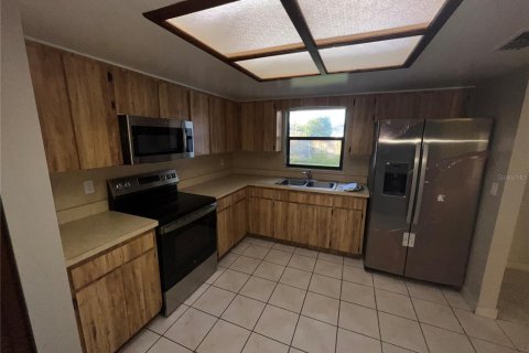 Casa en alquiler en Tampa, Florida, 3 dormitorios, 150.59 m2 № 1567354 - foto 15