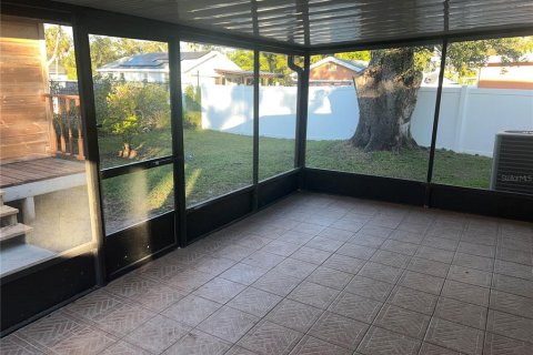 Casa en alquiler en Tampa, Florida, 3 dormitorios, 150.59 m2 № 1567354 - foto 18