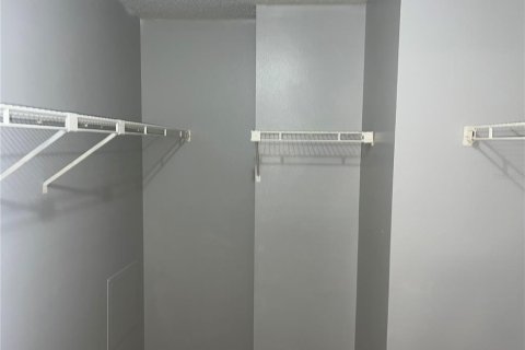 Casa en alquiler en Tampa, Florida, 3 dormitorios, 150.59 m2 № 1567354 - foto 10
