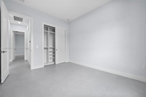 Casa en venta en Naples, Florida, 4 dormitorios, 164.81 m2 № 1898331 - foto 19