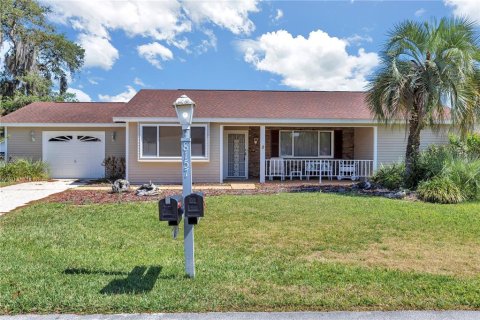 House in Ocala, Florida 2 bedrooms, 138.98 sq.m. № 2225384