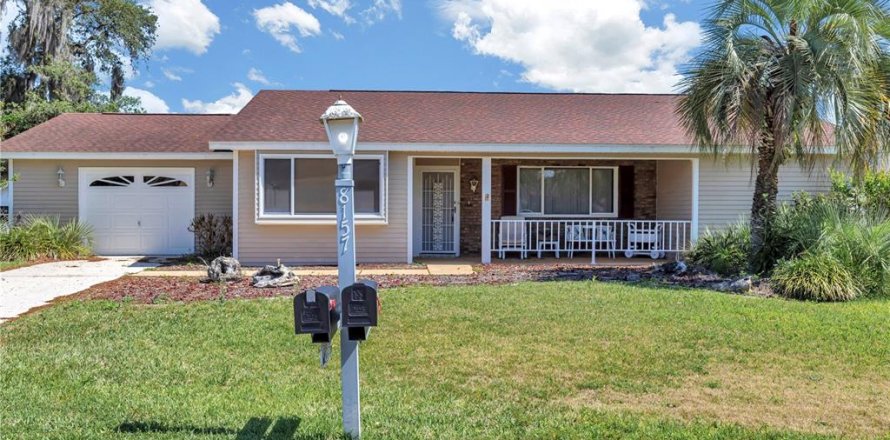House in Ocala, Florida 2 bedrooms, 138.98 sq.m. № 2225384