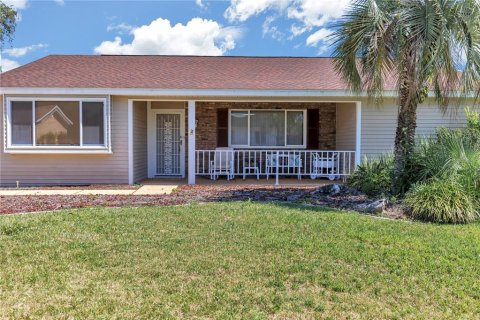 House in Ocala, Florida 2 bedrooms, 138.98 sq.m. № 2225384 - photo 2