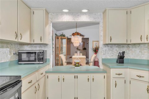 House in Ocala, Florida 2 bedrooms, 138.98 sq.m. № 2225384 - photo 16