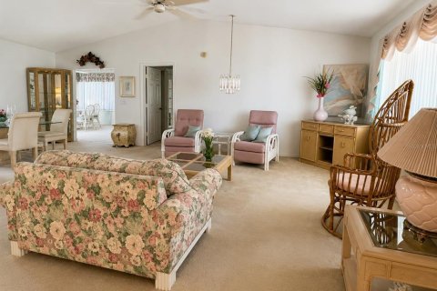 House in Ocala, Florida 2 bedrooms, 138.98 sq.m. № 2225384 - photo 3