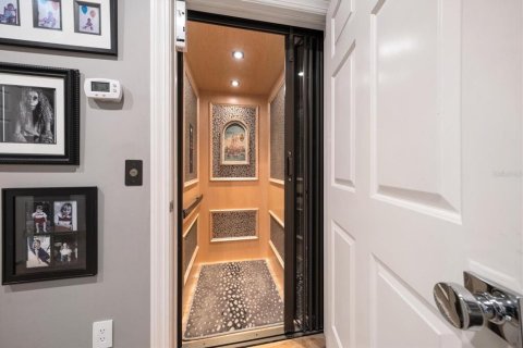 Adosado en venta en Tampa, Florida, 3 dormitorios, 260.78 m2 № 2356682 - foto 11