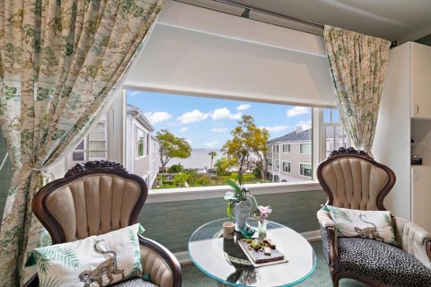 Adosado en venta en Tampa, Florida, 3 dormitorios, 260.78 m2 № 2356682 - foto 3