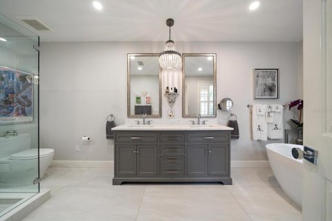 Adosado en venta en Tampa, Florida, 3 dormitorios, 260.78 m2 № 2356682 - foto 4