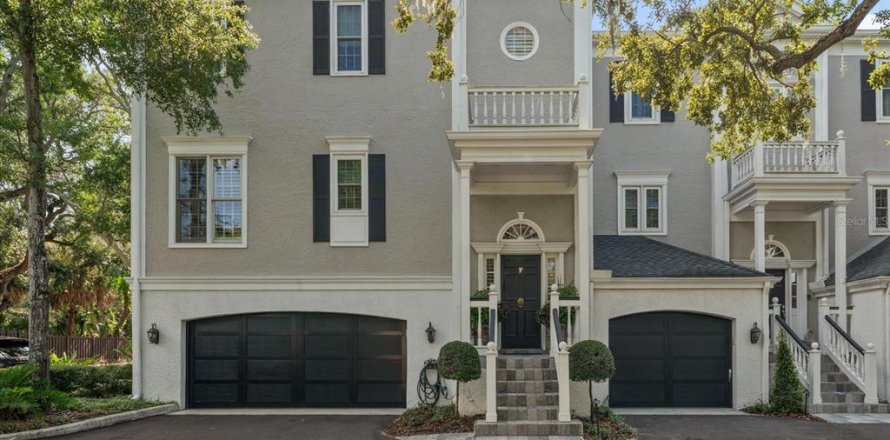 Adosado en Tampa, Florida 3 dormitorios, 260.78 m2 № 2356682