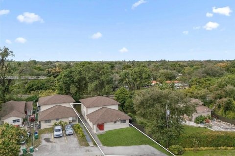 Commercial property in Miami, Florida 286.05 sq.m. № 2378821 - photo 3