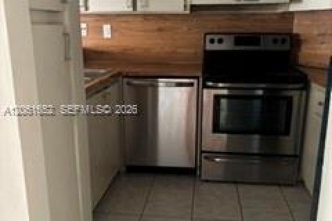 Condo à Hialeah, Floride, 1 chambre  № 2254124