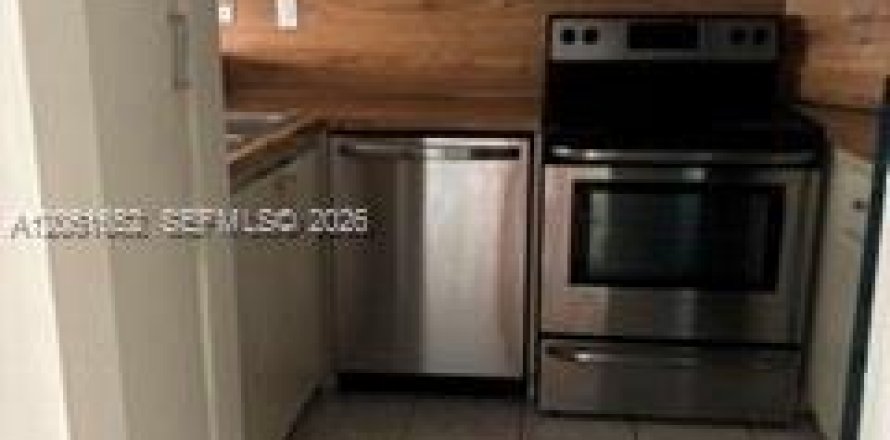 Condo à Hialeah, Floride, 1 chambre  № 2254124