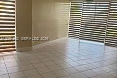 Copropriété à louer à Hialeah, Floride: 1 chambre, 64.57 m2 № 2254124 - photo 7
