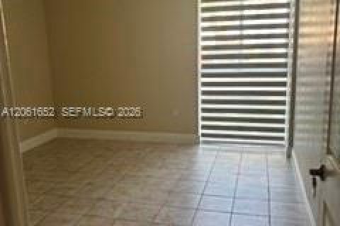Copropriété à louer à Hialeah, Floride: 1 chambre, 64.57 m2 № 2254124 - photo 5