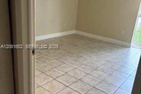 Copropriété à louer à Hialeah, Floride: 1 chambre, 64.57 m2 № 2254124 - photo 3