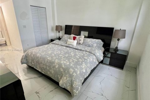 Condominio en venta en Miami, Florida, 2 dormitorios, 91.97 m2 № 1934756 - foto 17