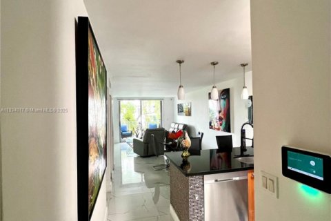 Condominio en venta en Miami, Florida, 2 dormitorios, 91.97 m2 № 1934756 - foto 9