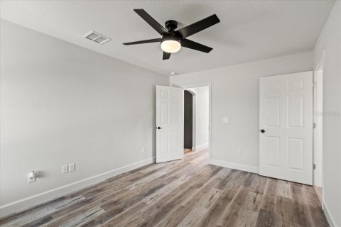 House in Bell, Florida 4 bedrooms, 184.32 sq.m. № 1675194 - photo 22