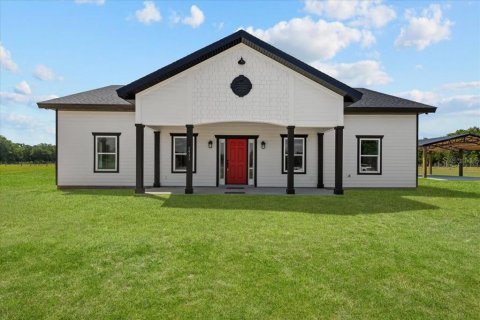 House in Bell, Florida 4 bedrooms, 184.32 sq.m. № 1675194 - photo 1