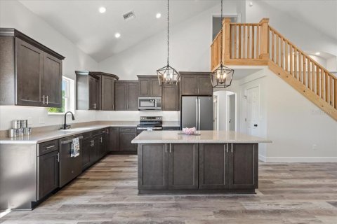 House in Bell, Florida 4 bedrooms, 184.32 sq.m. № 1675194 - photo 6