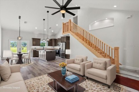 House in Bell, Florida 4 bedrooms, 184.32 sq.m. № 1675194 - photo 2