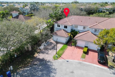Townhouse in Riviera Beach, Florida 3 bedrooms, 173.91 sq.m. № 1038386 - photo 1