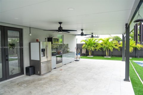 House in Homestead, Florida 4 bedrooms, 276.85 sq.m. № 1924116 - photo 26