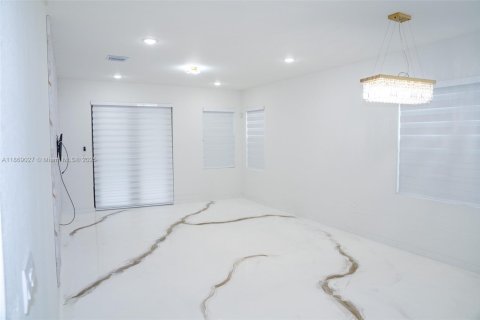 House in Homestead, Florida 4 bedrooms, 276.85 sq.m. № 1924116 - photo 7