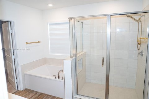 House in Homestead, Florida 4 bedrooms, 276.85 sq.m. № 1924116 - photo 22