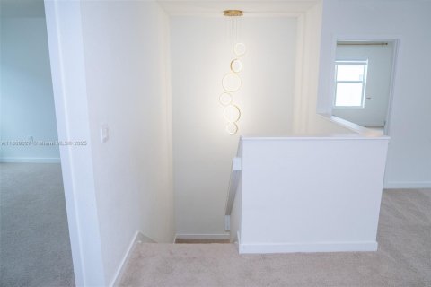 House in Homestead, Florida 4 bedrooms, 276.85 sq.m. № 1924116 - photo 9