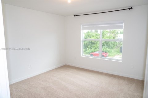 House in Homestead, Florida 4 bedrooms, 276.85 sq.m. № 1924116 - photo 18