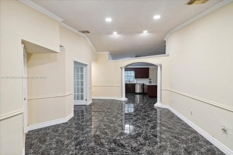 Villa ou maison à vendre à Pembroke Pines, Floride: 4 chambres, 140.28 m2 № 1920564 - photo 7