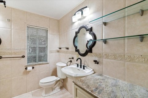 Villa ou maison à vendre à Pembroke Pines, Floride: 4 chambres, 140.28 m2 № 1920564 - photo 25