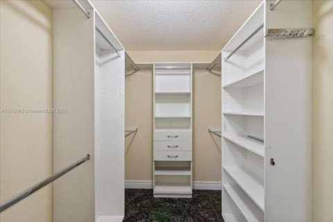 Villa ou maison à vendre à Pembroke Pines, Floride: 4 chambres, 140.28 m2 № 1920564 - photo 27