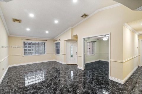 Villa ou maison à vendre à Pembroke Pines, Floride: 4 chambres, 140.28 m2 № 1920564 - photo 6