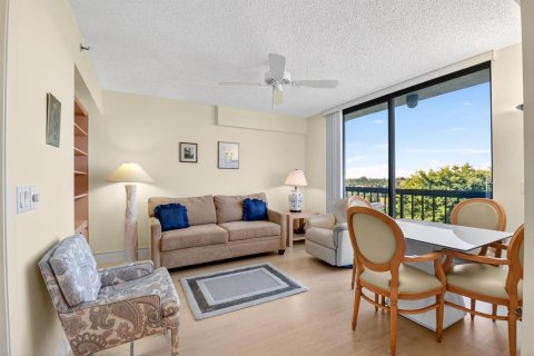 Condo in Lake Worth, Florida, 2 bedrooms  № 2245456 - photo 11