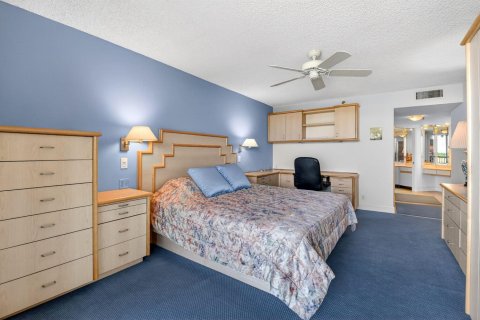 Condo in Lake Worth, Florida, 2 bedrooms  № 2245456 - photo 27