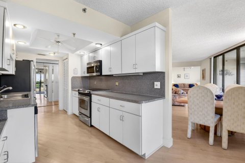 Condo in Lake Worth, Florida, 2 bedrooms  № 2245456 - photo 24