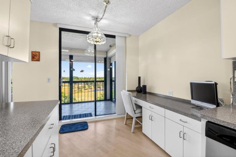 Condo in Lake Worth, Florida, 2 bedrooms  № 2245456 - photo 23