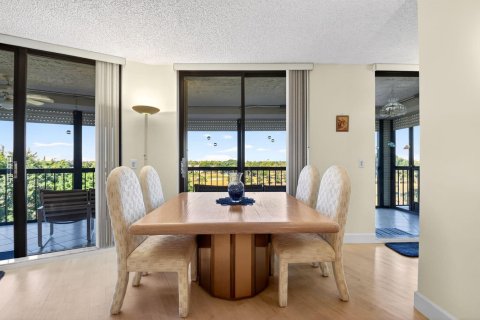 Condo in Lake Worth, Florida, 2 bedrooms  № 2245456 - photo 13