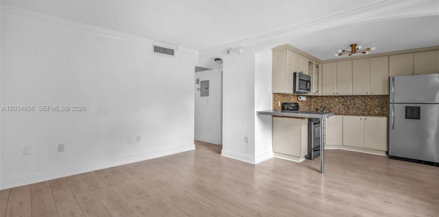 Condo in Miami, Florida, 2 bedrooms  № 2278128
