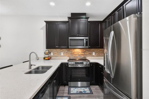 Townhouse in Kissimmee, Florida 3 bedrooms, 148.92 sq.m. № 2149368 - photo 4