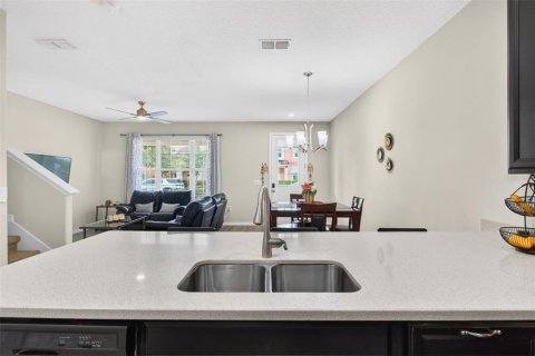 Townhouse in Kissimmee, Florida 3 bedrooms, 148.92 sq.m. № 2149368 - photo 3