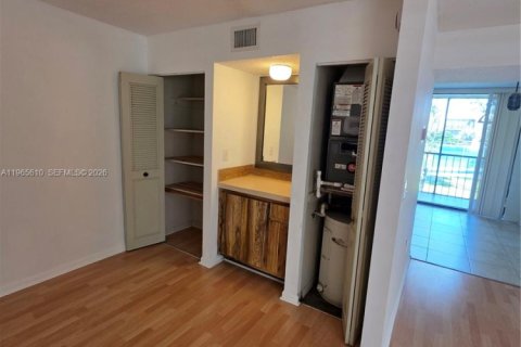 Снять в аренду кондоминиум в Майами, Флорида 3 спальни, 96.62м2, № 2027215 - фото 7