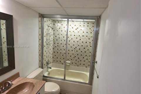 Снять в аренду кондоминиум в Майами, Флорида 3 спальни, 96.62м2, № 2027215 - фото 16